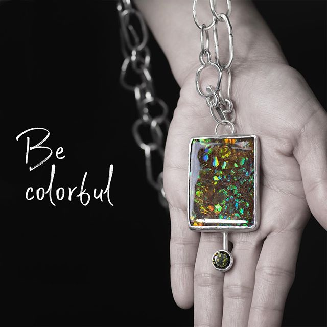 This necklace hasn’t garnered much attention in the past 6 months since Tara finished it, but it’s a STUNNER. With a lab grown green zircon and natural ammolite, it reflects light in all directions, AND IT’S ON SALE UNTIL MONDAY! #finejewelry #tarahutchjewelry #armyvet #veteran #veteranentrepreneur #argentiumsterling #handmadechain #chunky