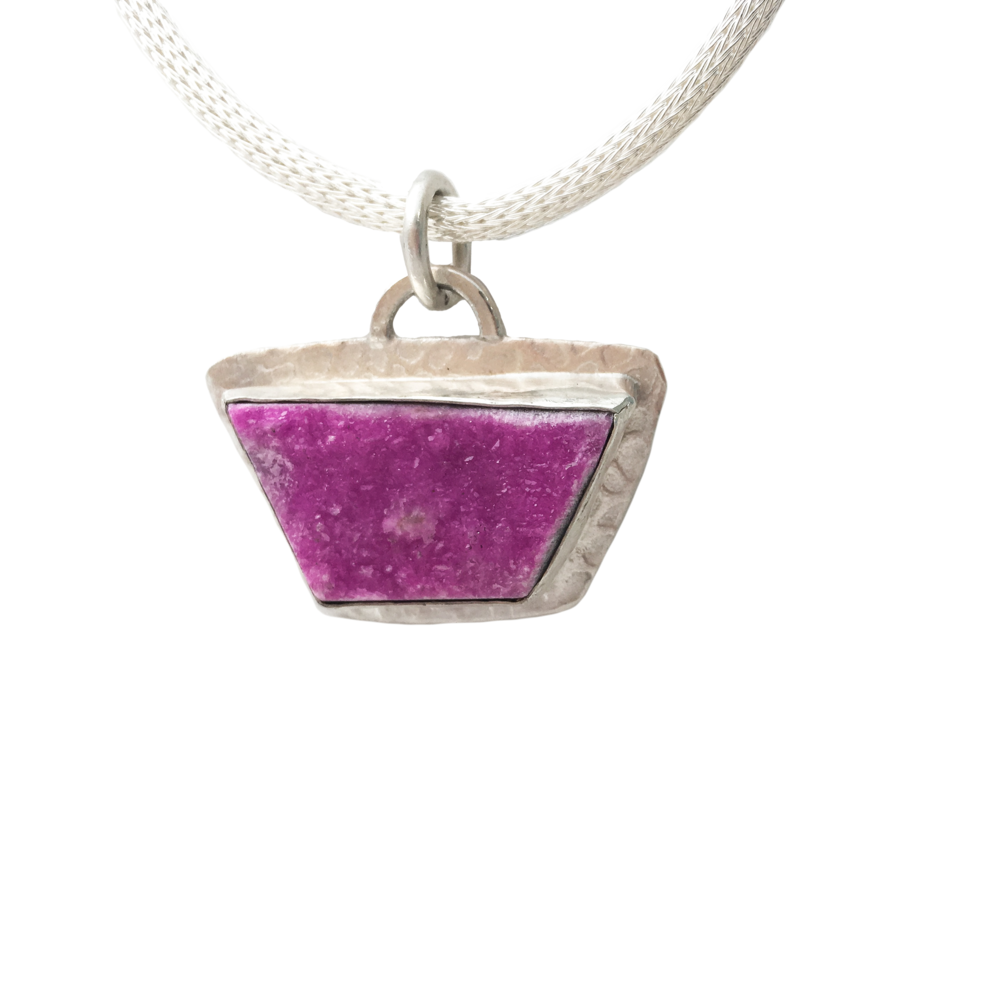 Closeup Pink Druzy Necklace.png