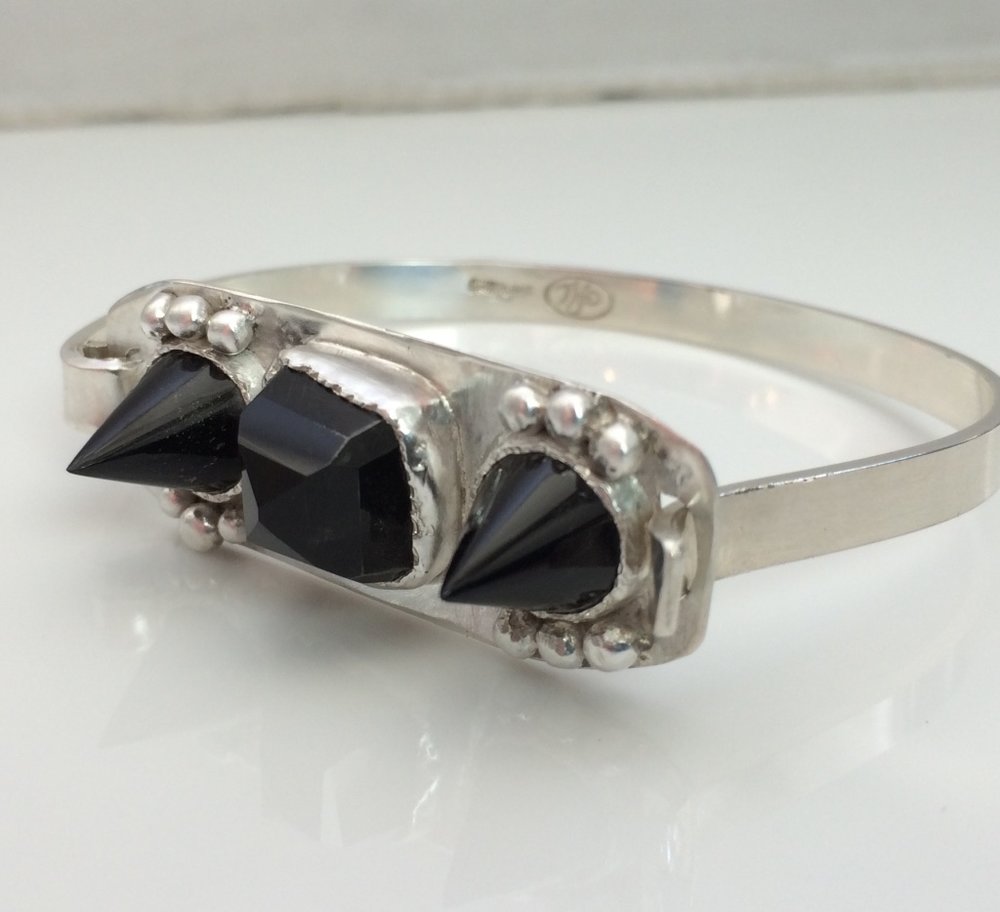 Faceted Onyx Hinged Bangle.jpg